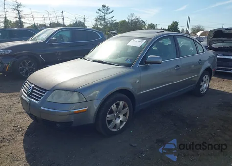 2002 Volkswagen Passat Glx from USA, damaged, VIN WVWTH63B92P182698